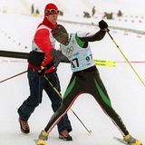 Auch wenn es die Marketing-Idee eines amerikanischen Sportartikel-Herstellers war, den Kenianer Philip Boit in die Loipe zu schicken, so verkörpert der Athlet doch geradezu vorbildlich die Idee des "Dabei sein ist alles". Als Mittelstreckenläufer über 800 Meter war Boid ziemlich gut, für die Weltspitze reichte es aber nicht. Also nahm er das Angebot des Sponsors an, im Skilanglauf anzutreten, obwohl er nie zuvor Schnee gesehen hatte. 1998 startete er bei den Spielen in Nagano und wurde im Langlauf über die 10 Kilometer weit abgeschlagen Letzter. Im Ziel gratulierte ihm der norwegische Superstar Bjørn Dæhlie (das Bild zeigt die Szene), was Boit weitere Werbeverträge und viel Prominenz einbrachte. Auch an den Spielen in Salt Lake City und Turin nahm er teil. Seinen Sohn benannte er mit Vornamen Dæhlie, eine seiner Töchter heißt Olympia.  