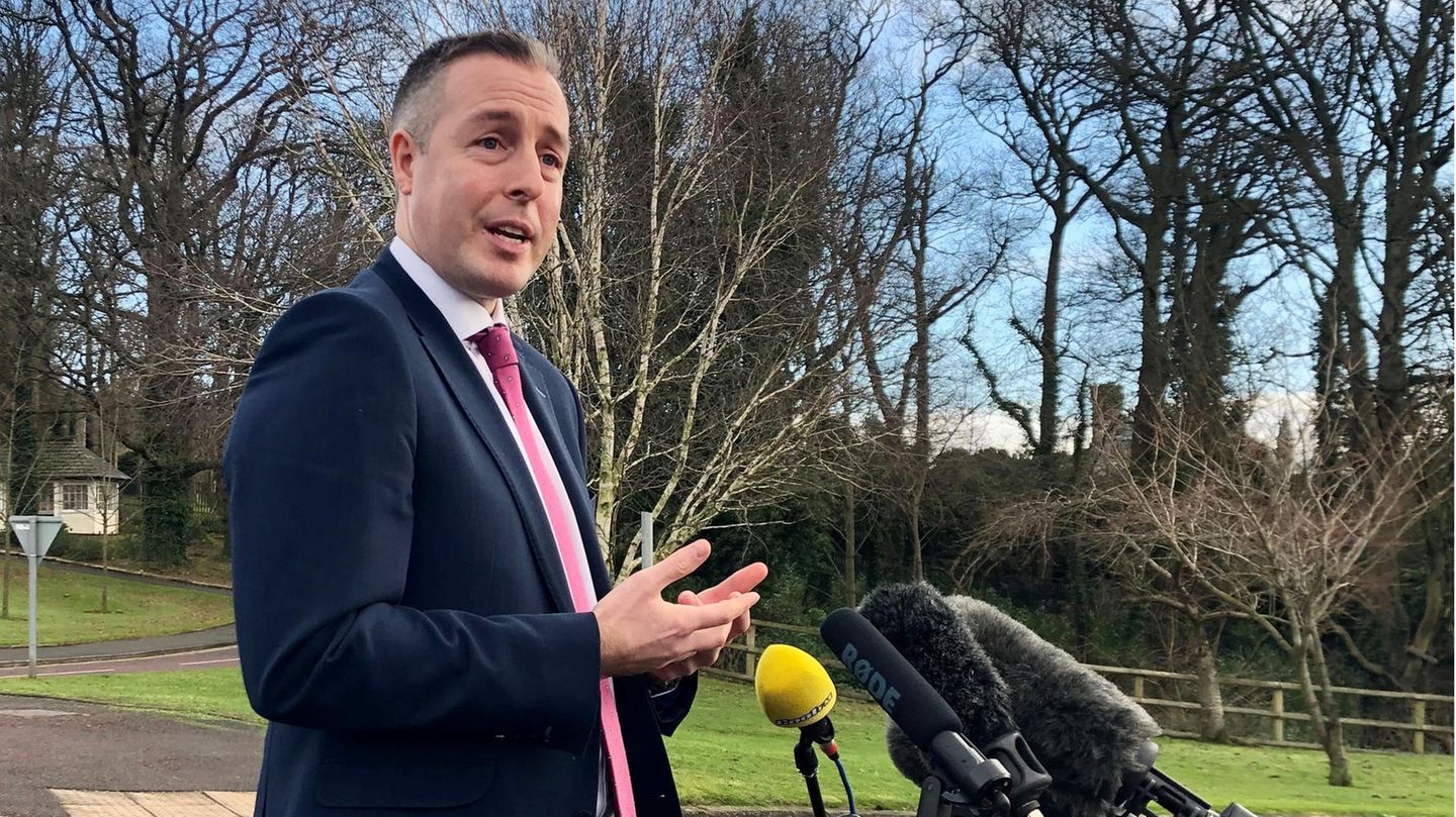 Brexit: Northern Ireland Prime Minister Paul Givan resigns in protest