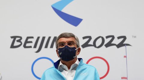 IOC-Präsident Thomas Bach auf der Pressekonferenz am Tag vor der Eröffnung der Pekinger Spiele