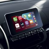 Das Smartphone kann per Apple CarPlay oder Android Auto gespiegelt werden