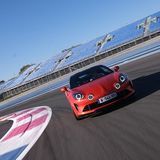 Der veränderte Frontsplitter generiert maximal 60 Kilogramm Abtrieb