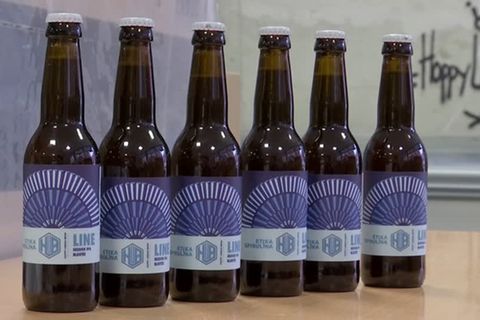 Video: Blaues Wunder - Bier mit Algenpigmenten