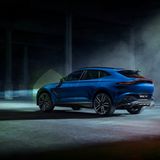 Aston Martin DBX 707