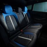 Aston Martin DBX 707