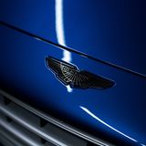 Aston Martin DBX 707