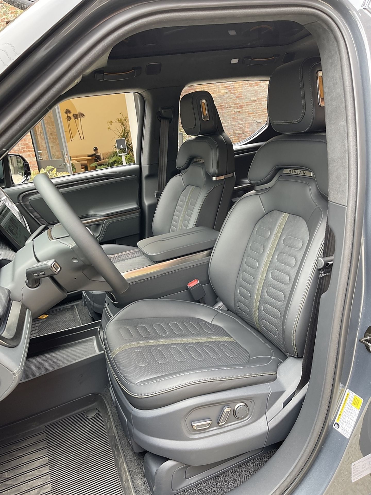 Rivian Pick Up