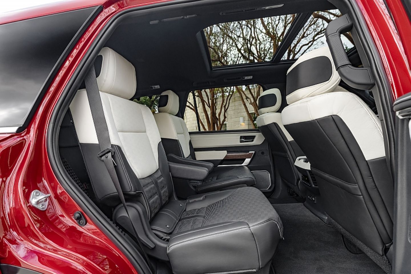 Toyota Sequoia 2023
