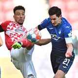 Der FSV Mainz 05 hat den internationalen Ambitionen der TSG 1899 Hoffenheim einen weiteren Dämpfer versetzt. Mainz feierte am einen 2:0 (0:0)-Erfolg und blieben dabei zum vierten Mal in Serie zu Hause ohne Gegentor - das gab es in der Mainzer Bundesliga-Historie noch nie. Joker Jae-Sung Lee in der 79. Minute und Kapitän Moussa Niakhaté (83.) per Handelfmeter trafen am Samstag vor 6800 Zuschauern für die Hausherren, die sich mit 30 Punkten weiter aus der unteren Tabellenregion absetzten. Hoffenheim verpasste durch die vierte Pflichtspiel-Niederlage in Serie den möglichen Sprung auf einen Champions-League-Platz und ist mit 31 Zählern Achter.