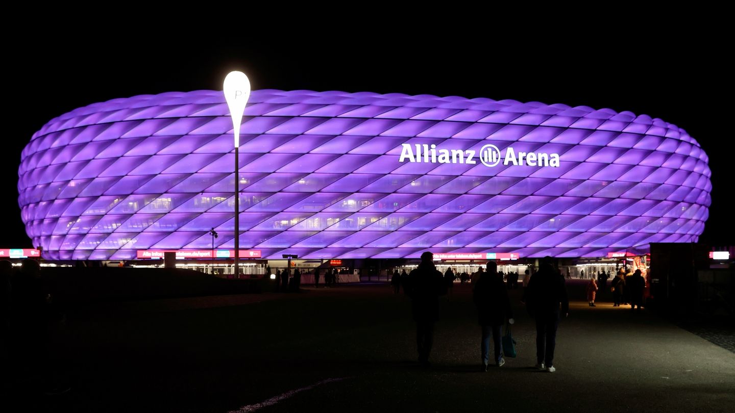That’s why the Allianz Arena is glowing purple today