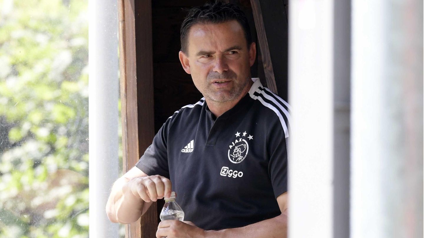 Marc Overmars has to leave Ajax Amsterdam – because of inappropriate news