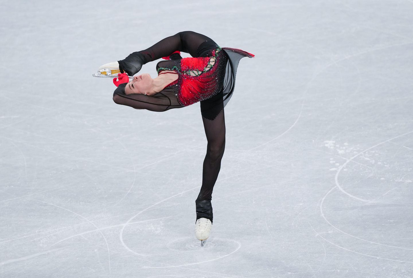 Auch wenn Walijewa in ihrer Kür nicht alle Sprünge stehen konnte, gewann sie mit 178,92 Punkten deutlich vor der Japanerin Kaori Sakamoto (148,66 Punkte). Auf den dritten Kür-Platz schaffte es die Kanadierin Madeline Schizas (132,04 Punkte). 