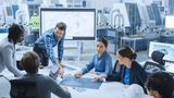 Ingenieurswesen: Mittleres Gehalt 59.300 Euro  z.B.: Projektassistent*in (40.000 Euro), Elektroingenieur*in (59.300 Euro), Vertriebsingenieur*in (70.700 Euro)