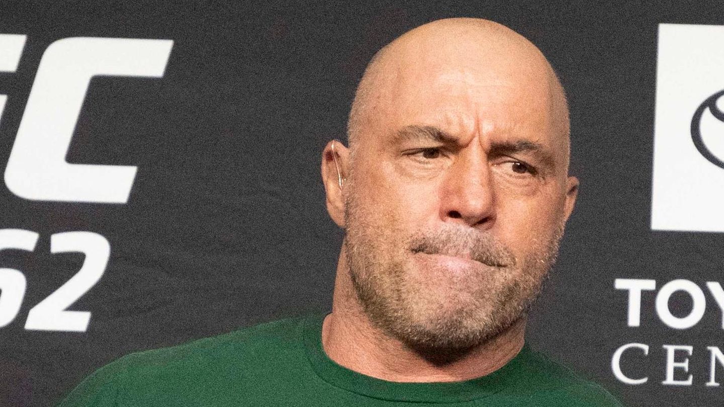 Podcaster Joe Rogan muss sich mit Vorwürfen zu vergangenen Äußerungen auseinandersetzen