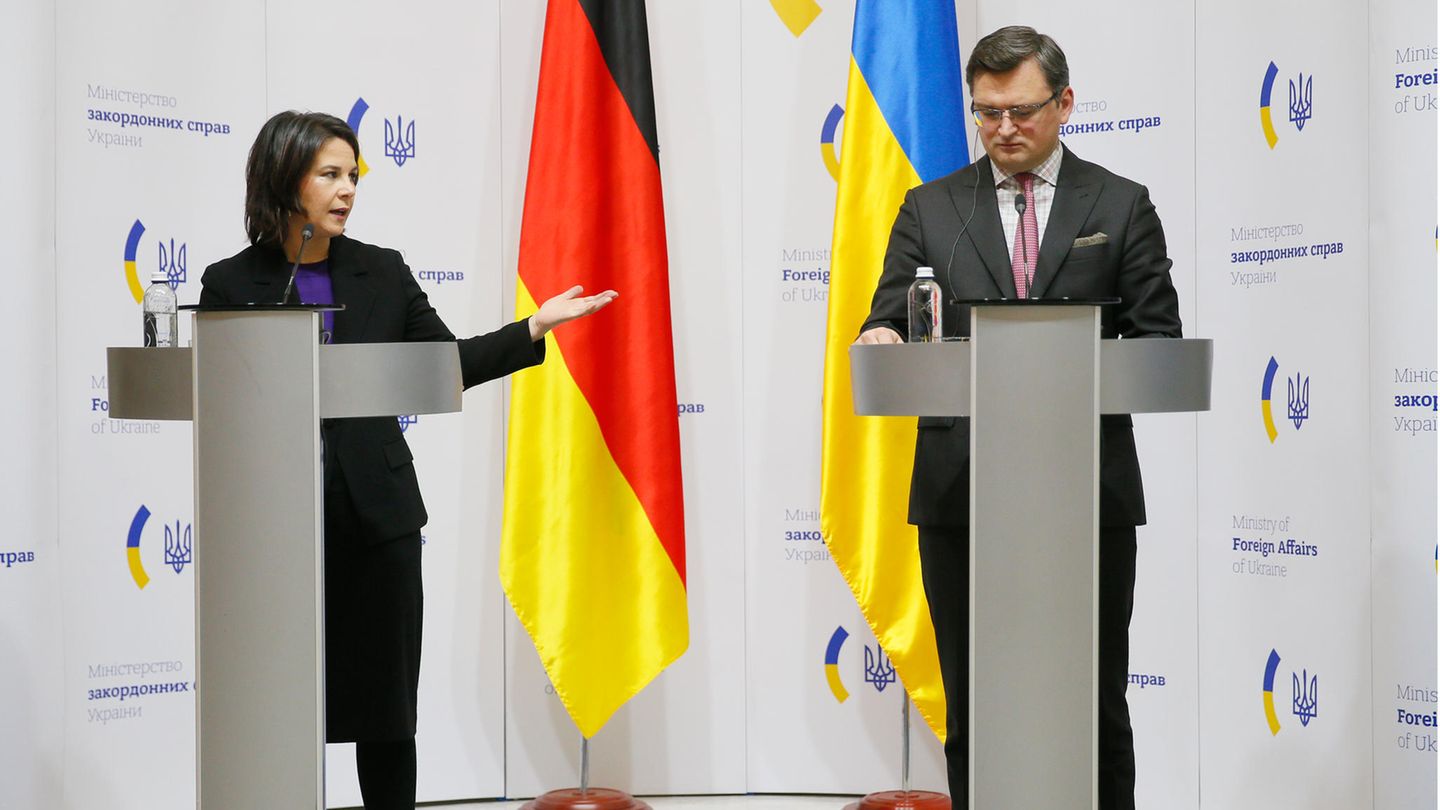 Ukraine crisis: Baerbock sees “peace in Europe” in danger
