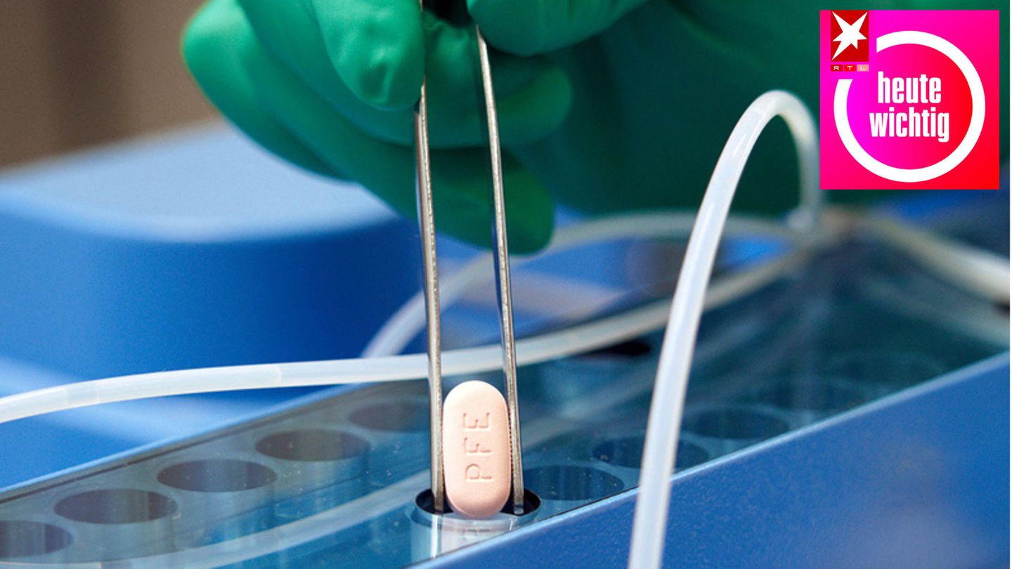 Das Bild zeigt das von Pfizer hergestellte Anti-Corona-Medikament Paxlovid