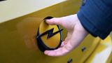 Über das Opel-Logo läßt sich beim Opel Astra die Heckklappe öffnen
