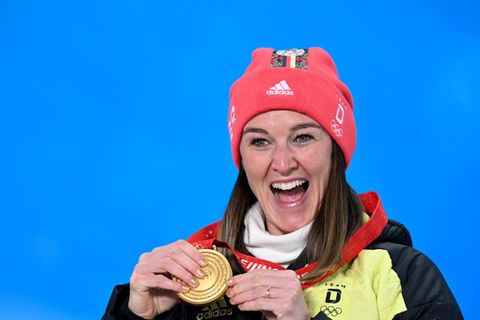 Denise Herrmann bejubelt ihr Olympia-Gold