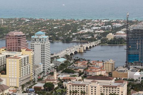Eine Luftaufnahme der Royal Park Bridge in Florida