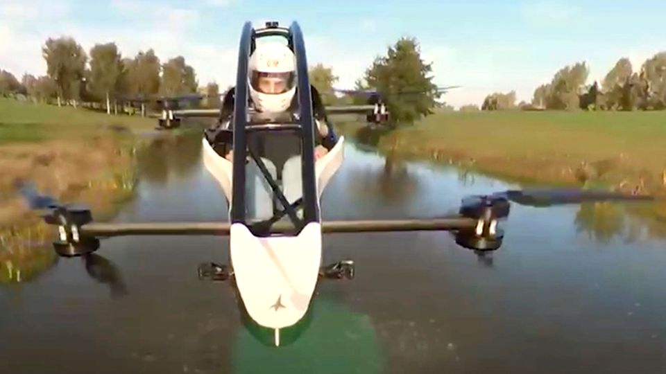 Wie ein fliegendes Motorrad: Einsitzer-Drohne kommt auf den Markt