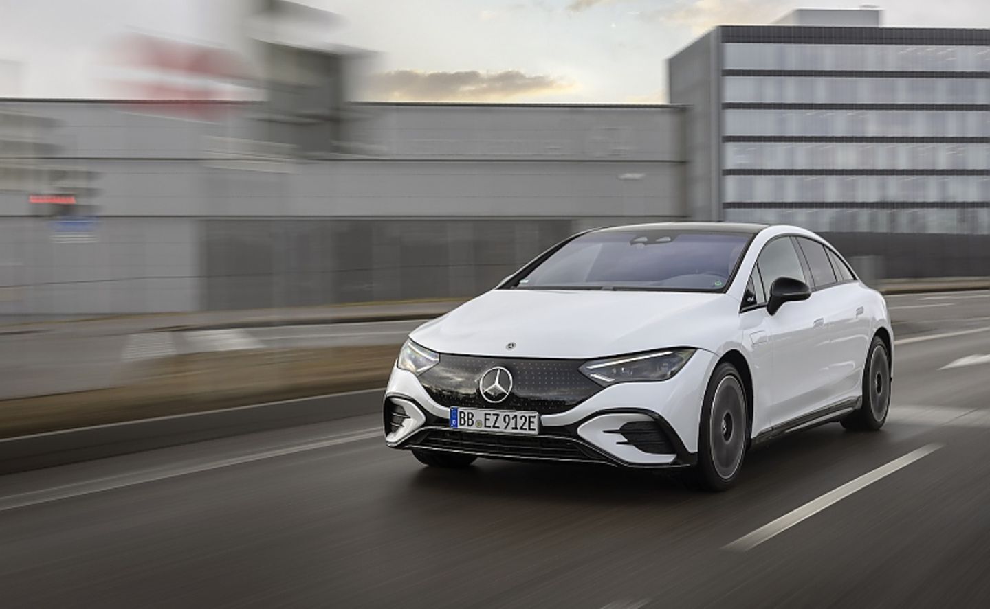 Mercedes EQE 350