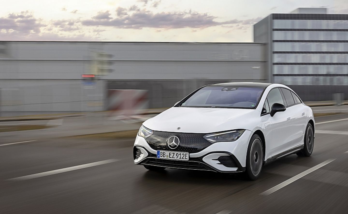 Mercedes EQE 350