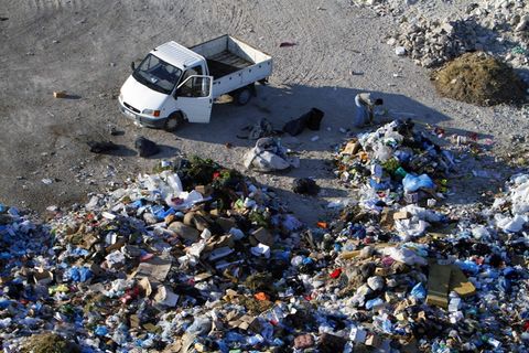 Berge von Plastikmüll in der Türkei. Greenpeace prangert diese Zustände an.