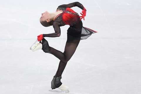 Die russische Eiskunstläuferin Kamila Walijewa bei Olympia in Peking