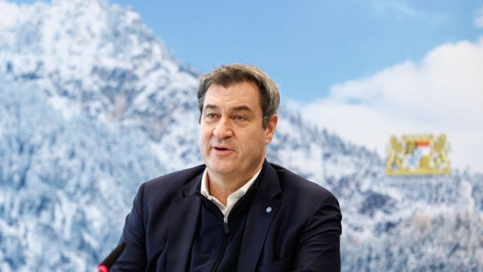 Markus Söder (CSU), Ministerpräsident von Bayern, eröffnet eine Kabinettssitzung im Videoraum der Staatskanzlei