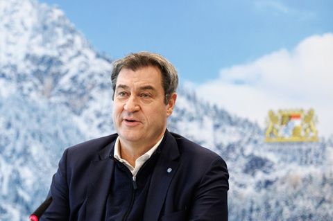 Markus Söder (CSU), Ministerpräsident von Bayern, eröffnet eine Kabinettssitzung im Videoraum der Staatskanzlei