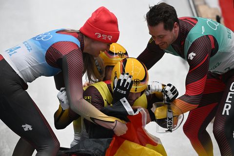 Das deutsche Team freut sich über Gold im Teamwettbewerb