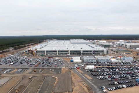 Eine Luftaufnahme des Geländes der künftigen Tesla Gigafactory in Grünheide