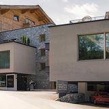 KitzAlps - KAT Kitzbüheler Alpen  Der Gipfel für Gourmets  Erst in Tirol die Kitzbüheler Alpen erklimmen, dann im Gourmethotel "Minglers Sportalm" in Kirchberg Haubenküche servieren lassen – sogar in einer alten Seilbahnkabine. Geführte Mountainbike-Touren als Vorspeise, der Infinitypool als Dessert.  Weitere Infos: hotel-sportalm.at