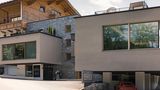 KitzAlps - KAT Kitzbüheler Alpen  Der Gipfel für Gourmets  Erst in Tirol die Kitzbüheler Alpen erklimmen, dann im Gourmethotel "Minglers Sportalm" in Kirchberg Haubenküche servieren lassen – sogar in einer alten Seilbahnkabine. Geführte Mountainbike-Touren als Vorspeise, der Infinitypool als Dessert.  Weitere Infos: hotel-sportalm.at