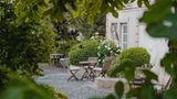 Weinland Steiermark Radtour  Alles im Grünen Bereich  Das "Garten-Hotel Ochensberger" heißt aus gutem Grund so: Hier wartet gehobenes Ambiente im Grünen, mit zwei "Falstaff"- Gabeln und 1000 Quadratmeter Wellness plus Naturschwimmteich. Ein Bett+Bike-Gastgeber mit Bike-Verleih und E-Ladestation.  Weitere Infos: ochensberger.at