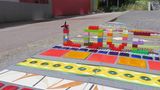 Mit Legosteinen hat Streetart-Künstler Ememem das Wort "Love" auf einen  gesetzt
