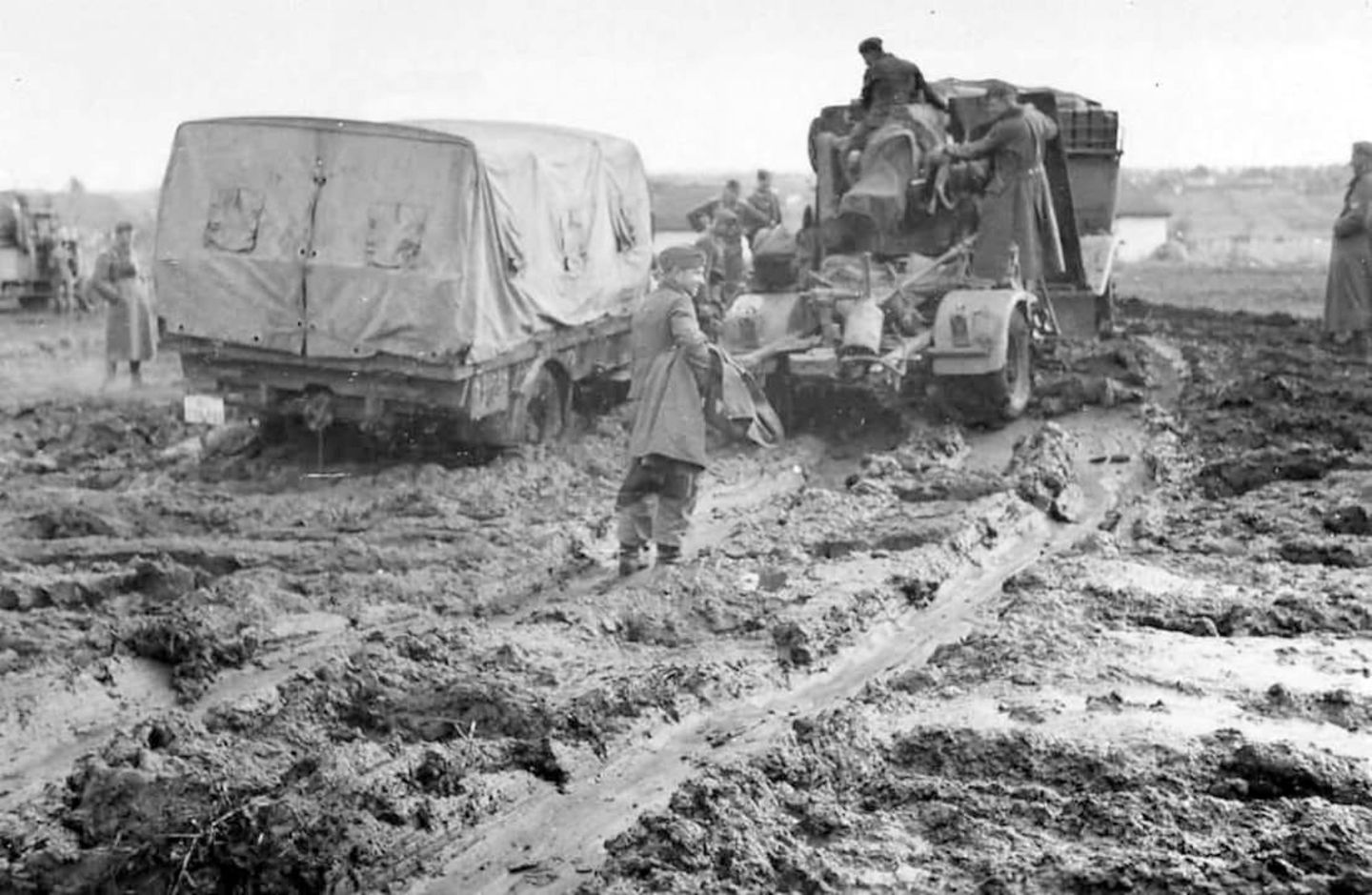 Je mehr Fahrzeuge umso mehr Schlamm wird aufgequirlt.