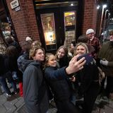 Schlangen vor einem Nachtclub in Malmö