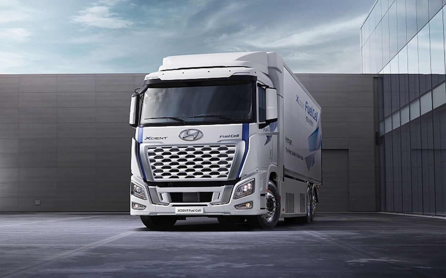 Hyundai Xcient