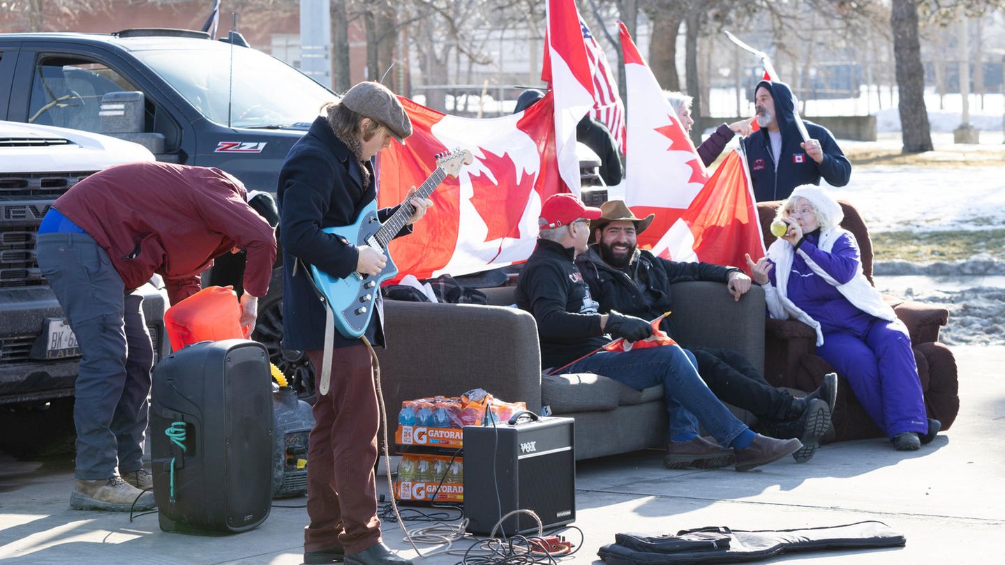 Covid-19 Protest auf der Ambassador-Brigde