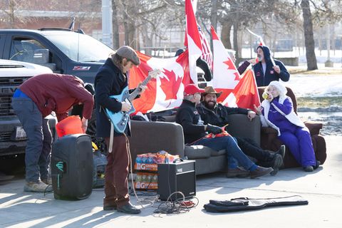 Covid-19 Protest auf der Ambassador-Brigde