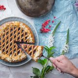Das älteste Tortenrezept überhaupt  Die Linzer Torte ist die älteste bekannte Torte der Welt. Bereits 1696 wurde sie in einem Rezeptbuch erwähnt. Wahrscheinlich ist das Rezept sowie die Form wesentlich älter, jedenfalls sind Torten mit sehr ähnlichen Inhalten und Backform bereits aus dem Römischen Reich bekannt. 
