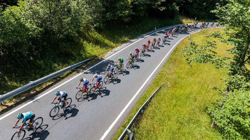 Des Radfahrers Schrecken: Der Knödelfleischgraben  Allerbeste Kondition, ein gutes Rad oder ein E-Bike mit gut gefülltem Akku sind hier gefragt: Mit fast 900 Höhenmetern auf nur zehn Kilometern ist das Kitzbüheler Horn der steilste Radberg Österreichs. Die heftigste Stelle mit 22 Prozent heißt "Knödelfleischgraben".
