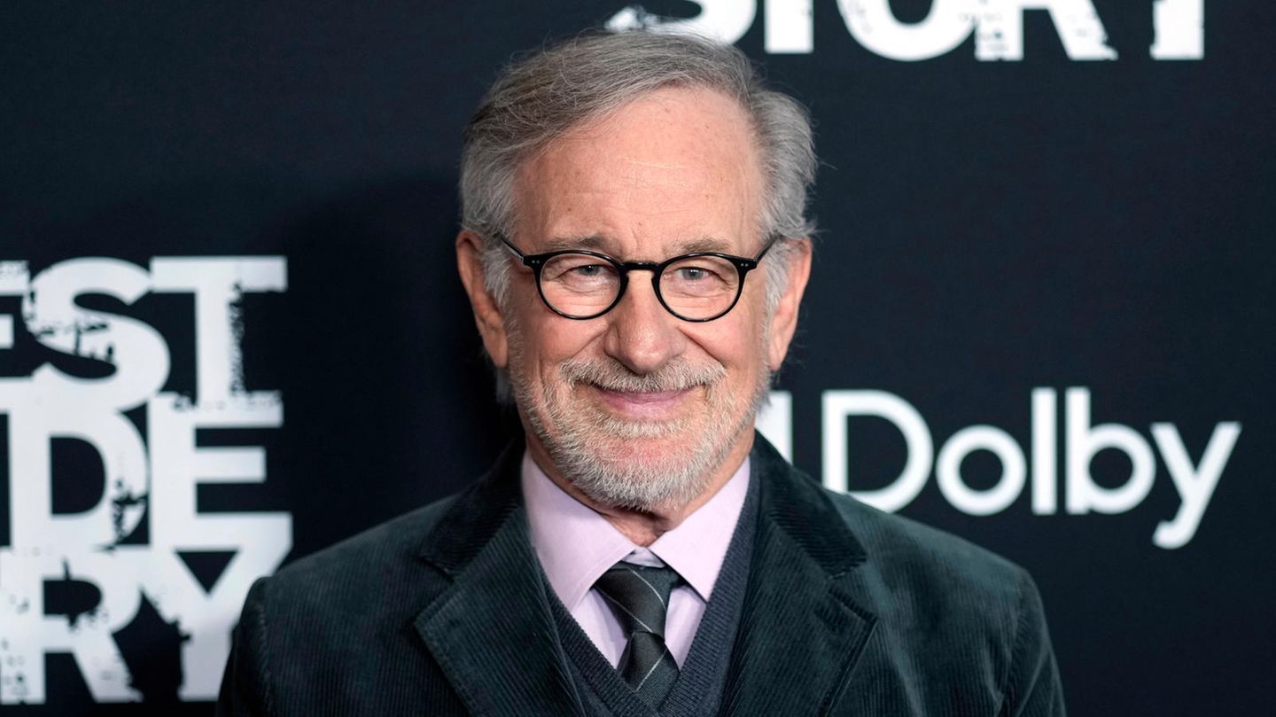 Steven Spielberg  Die Familienwurzeln des berühmten Regisseurs und Filmproduzenten liegen In Österreich. Seine Vorfahren kamen aus der Stadtgemeinde Spielberg im Bezirk Murtal in die USA.