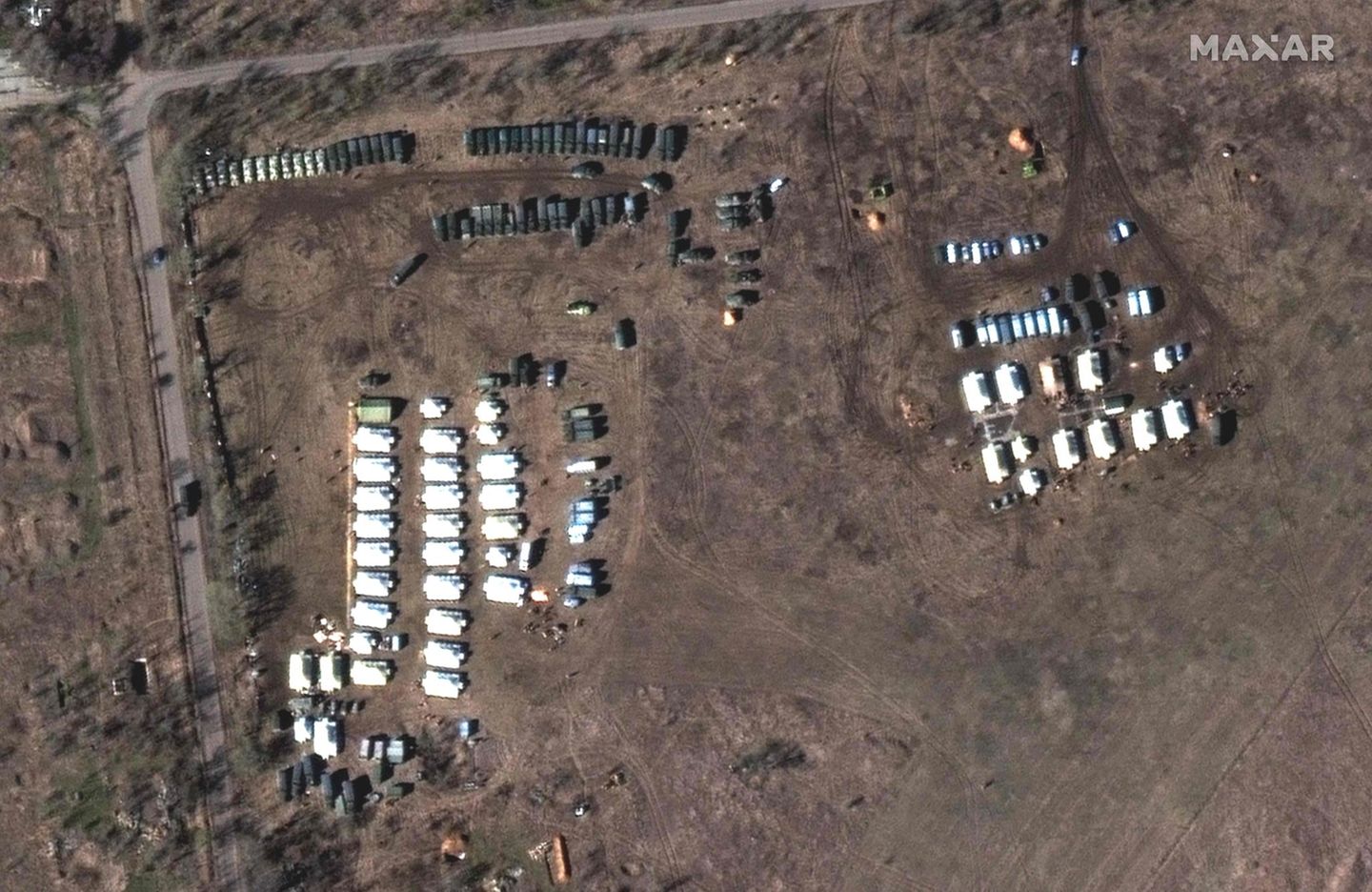 Truppenbewegungen auf dem Flugplatz Oktjabrskoje auf der Krim, aufgenommen am 9. Februar 2022