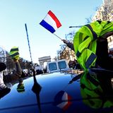 Demonstrierende auf der Champs-Élysée