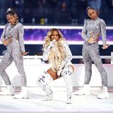 Ganz in silber: R&B-Sängerin Mary J. Blige sing zuerst "Family Affair"...