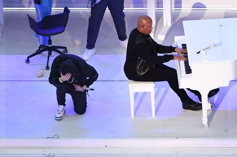 Super Bowl: Rap-Legenden liefern wilde Halbzeit-Show – Eminem setzt Zeichen gegen Rassismus