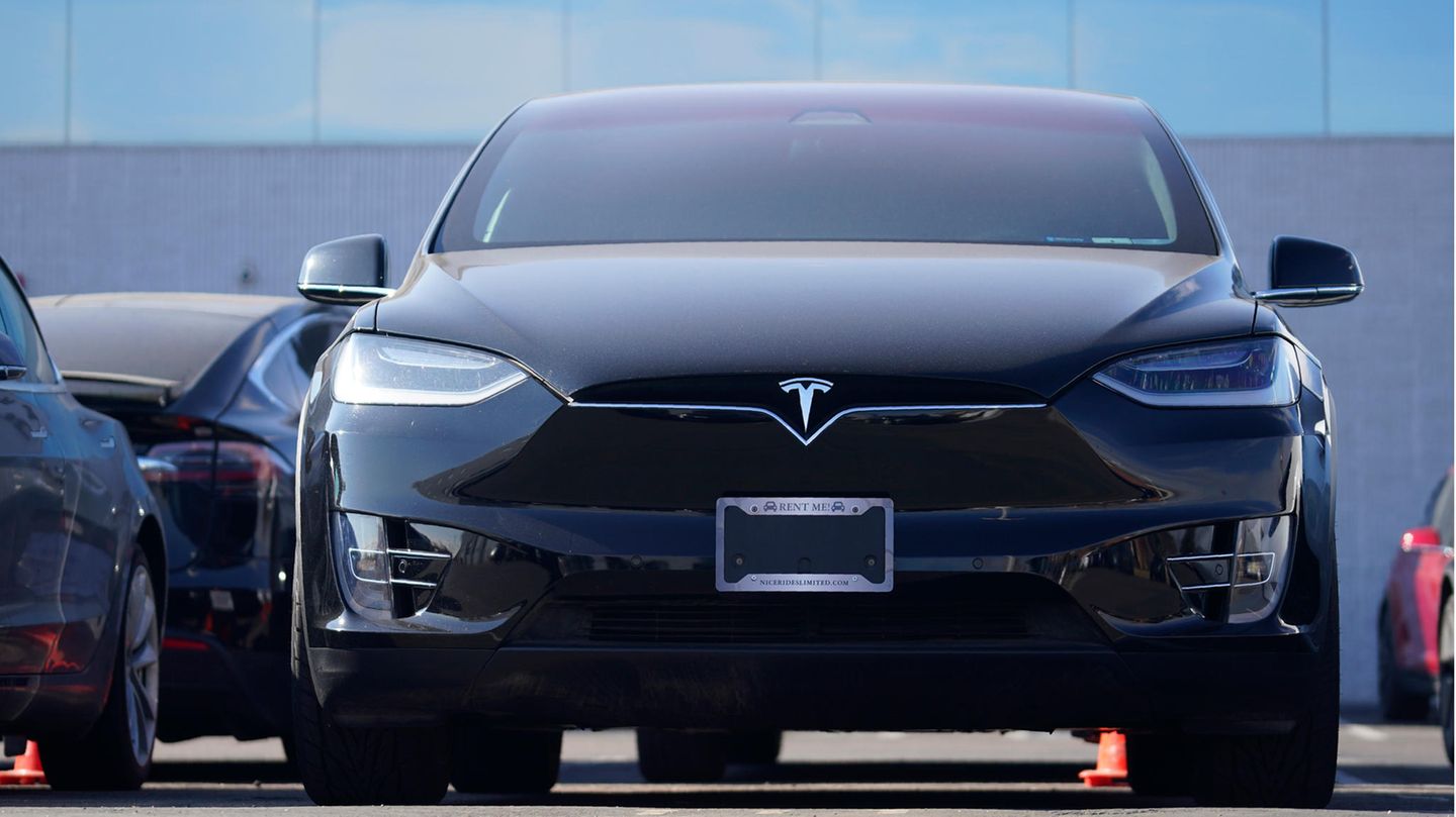 Tesla Model X