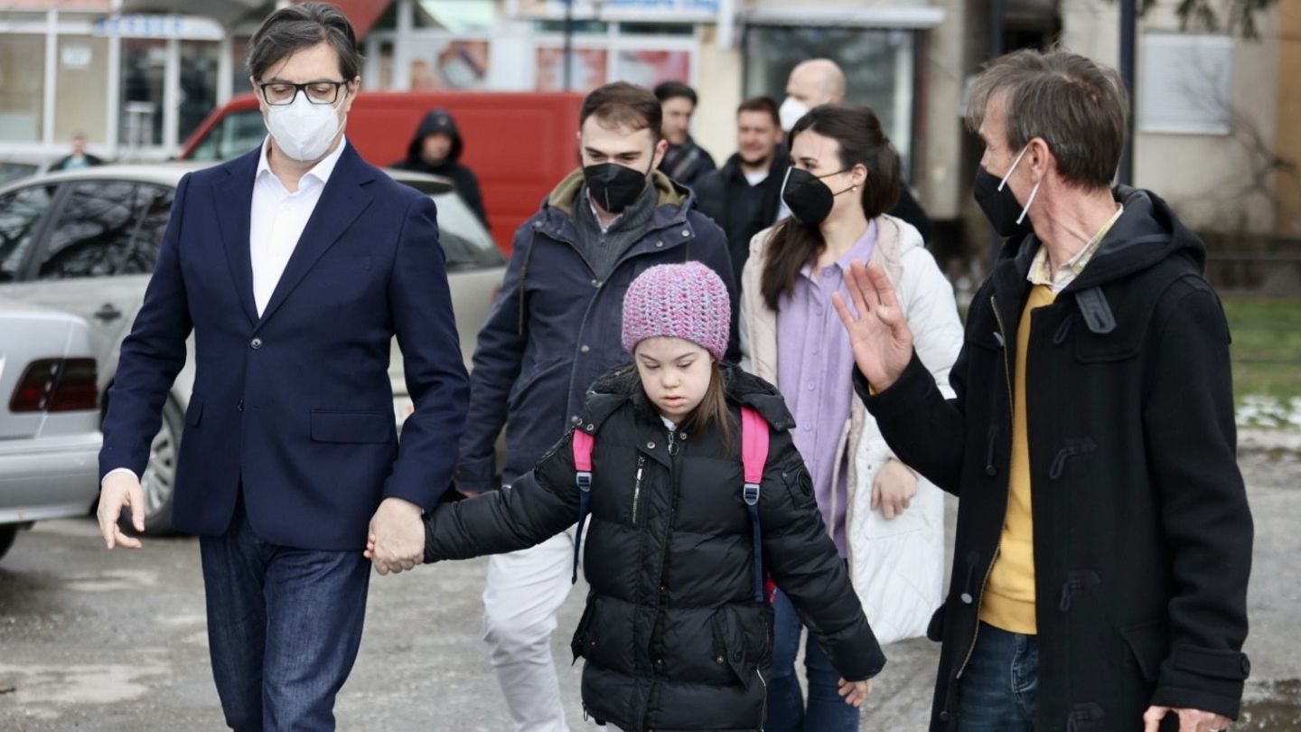 North Macedonia: Girl with Down syndrome is bullied – President supports her