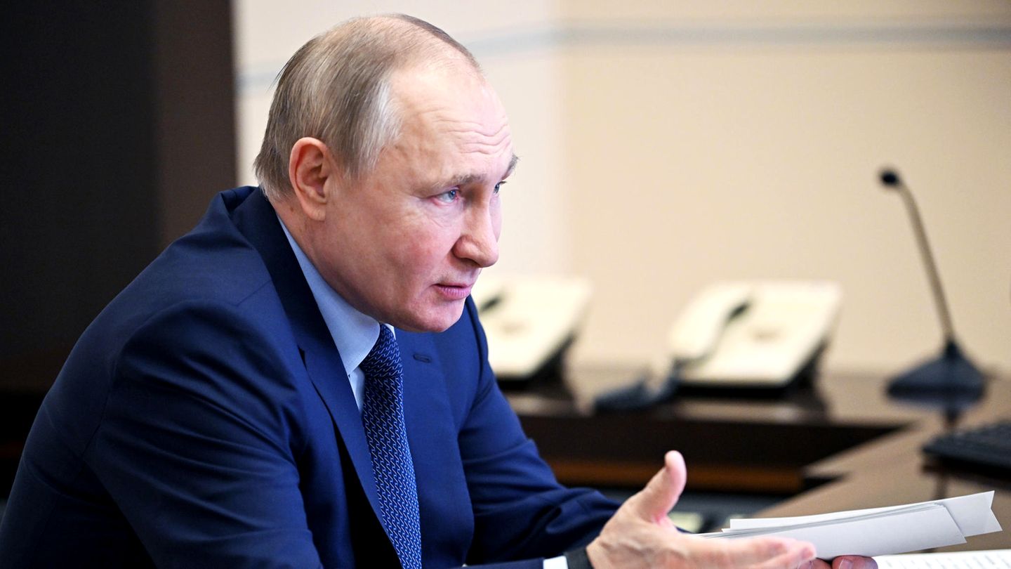 Russland: Wladimir Putin verlegt russische Truppen weiter an die ukrainische Grenze